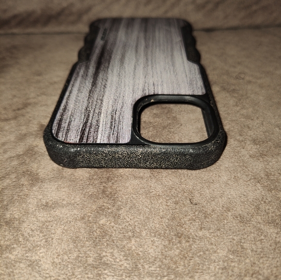 Smartish iPhone 13 Protective Magnetic Case - Gripzilla - Picture 3 of 6